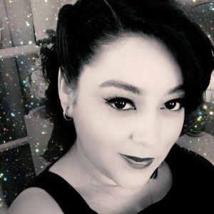 Meet your Posher, Jacqueline